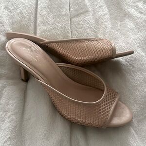 Mesh mule heels